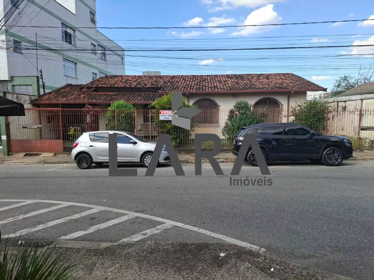 Casa à Venda em Betim (Centro) – 3 Quartos, 2 Vagas, Aceita Permuta