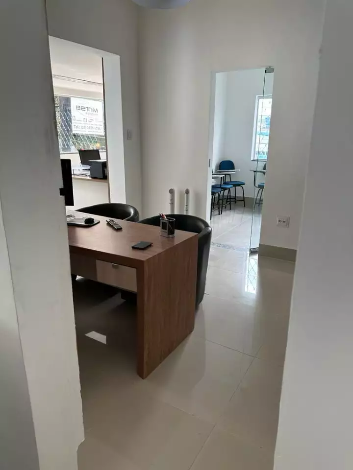Você está buscando um espaço comercial estratégico para expandir seus negócios? Não procure mais! Temos o lugar perfeito para você.