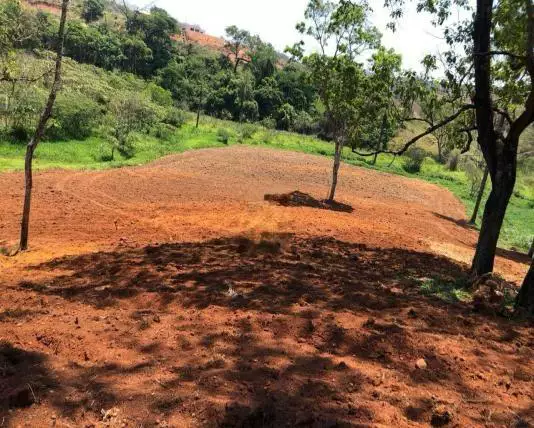 Terreno com área aproximada de 15.000m², no Marimbá.