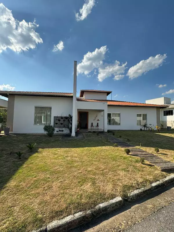 Casa no residencial Montserrat.
