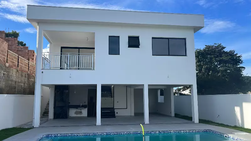 Linda casa no Ouro Verde.