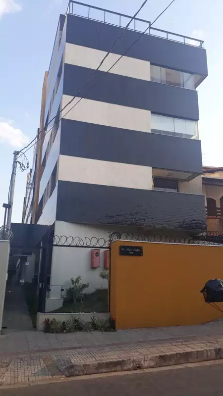 Apartamento com 3 quartos, suíte, sala ampla, cozinha ampla, área de serviço, 2 vagas no bairro Brasiléia