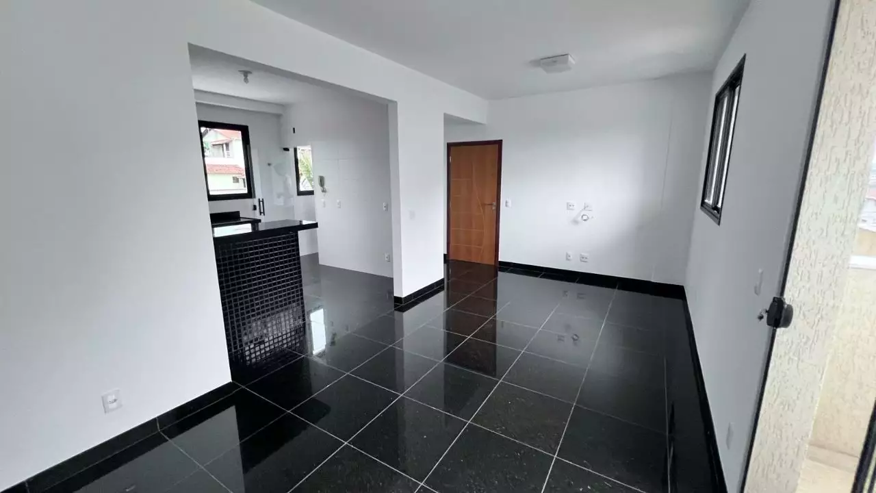 Apartamento com 3 quartos, suíte, sala ampla, cozinha ampla, área de serviço, 2 vagas no bairro Brasiléia