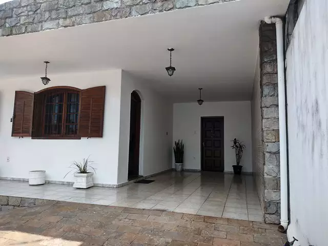Casa em Betim bairro brasileia com cinco quartos - Oportunidade Ponto comercial