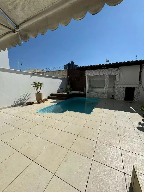 Casa Duplex em Betim bairro Novo Guarujá com piscina - Ótima localização