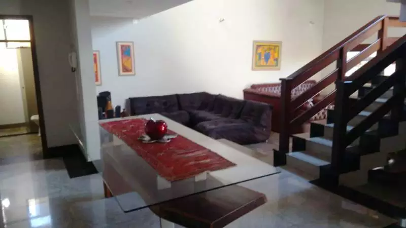 EXCELENTE CASA