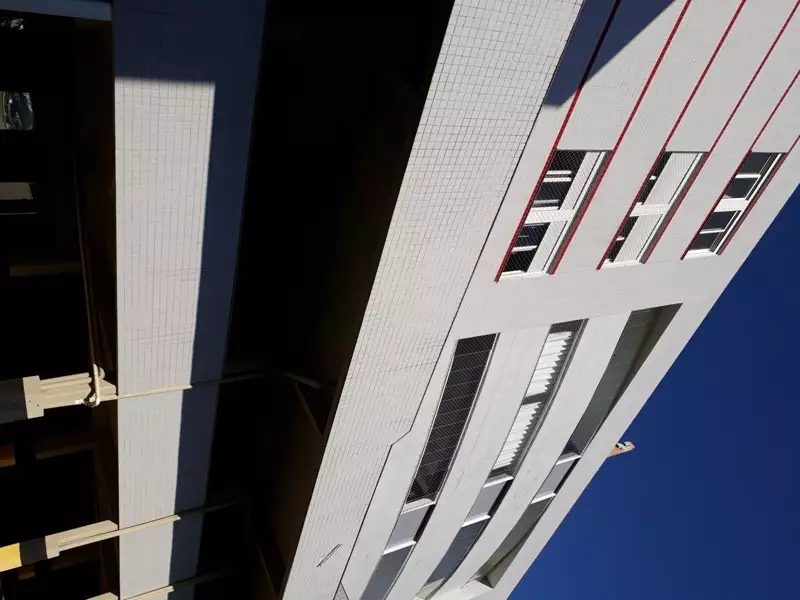 APARTAMENTO COM ÁREA PRIVATIVA