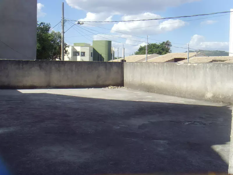 Casa em Betim bairro Vila das Flores Três quartos com duas Suítes