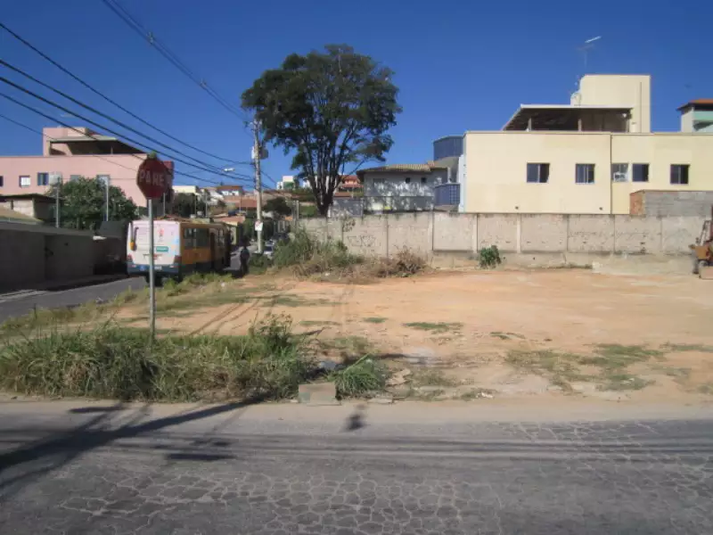 Lote em Betim bairro Jardim Brasília - Atrás do Hospital Regional