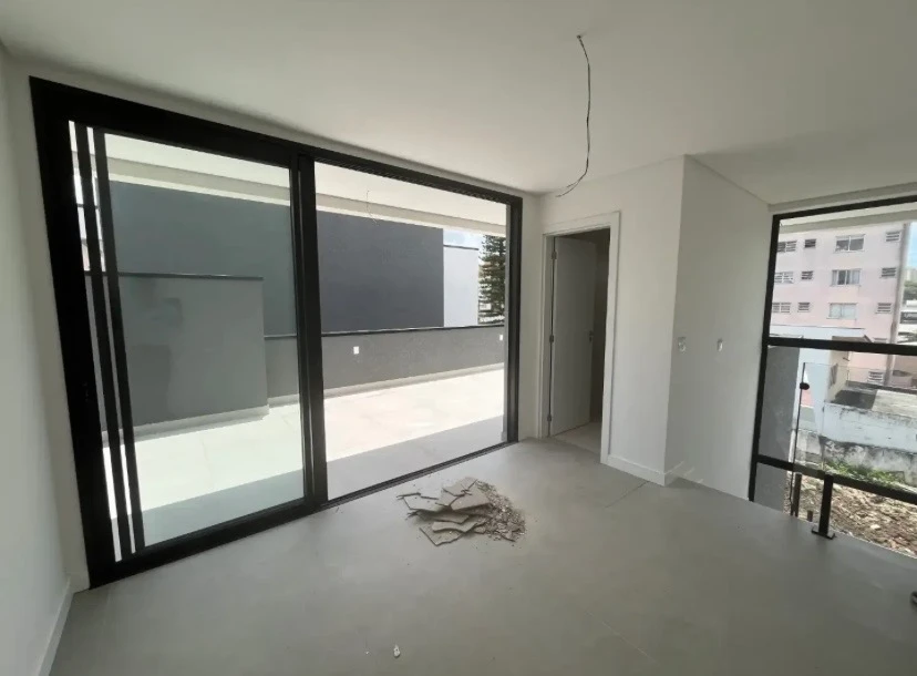 Sobrado novo no Portão valor 990 mil em condomínio 