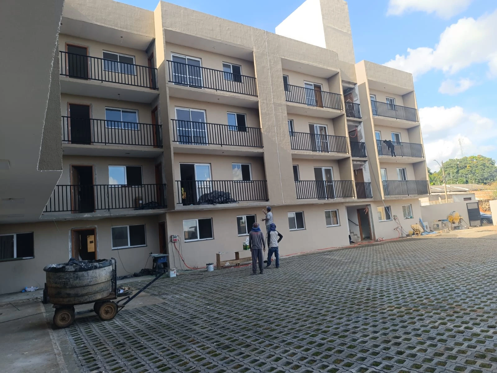 APARTAMENTOS MANSSÕES ODISSEIA TEMAZEC 