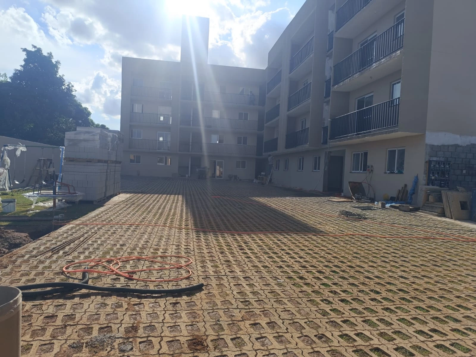 APARTAMENTOS MANSSÕES ODISSEIA TEMAZEC 