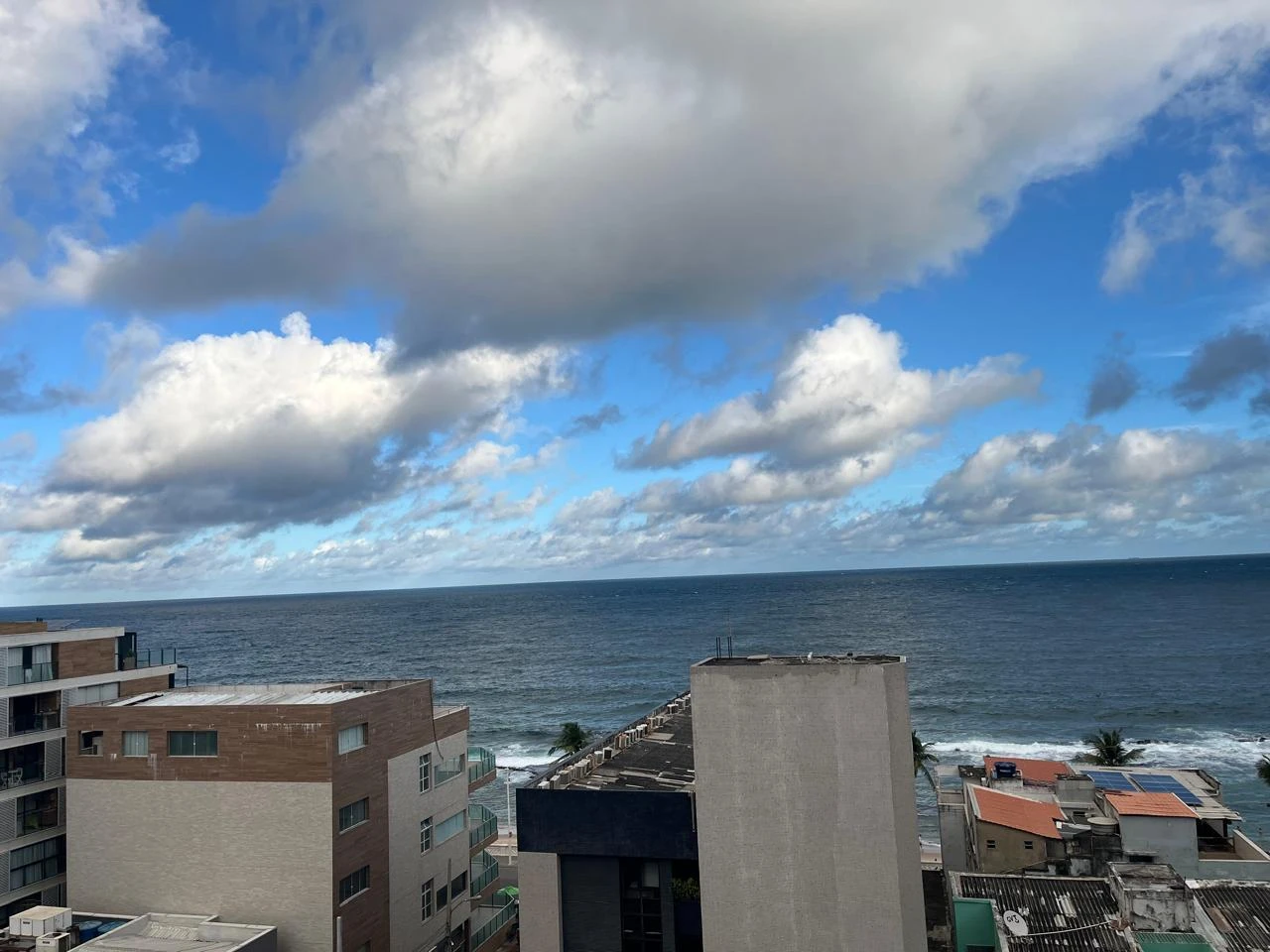 ALUGUEL 1/4 NA BARRA COM VISTA PARA O MAR