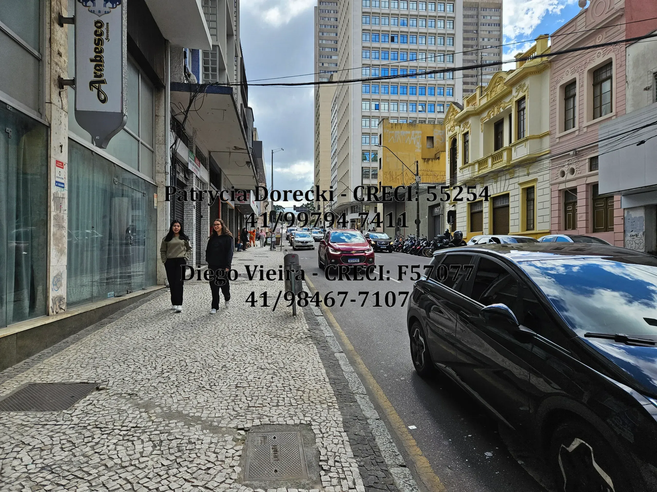 Apartamento Atemporal com 400m² e Identidade Arquitetônica Única