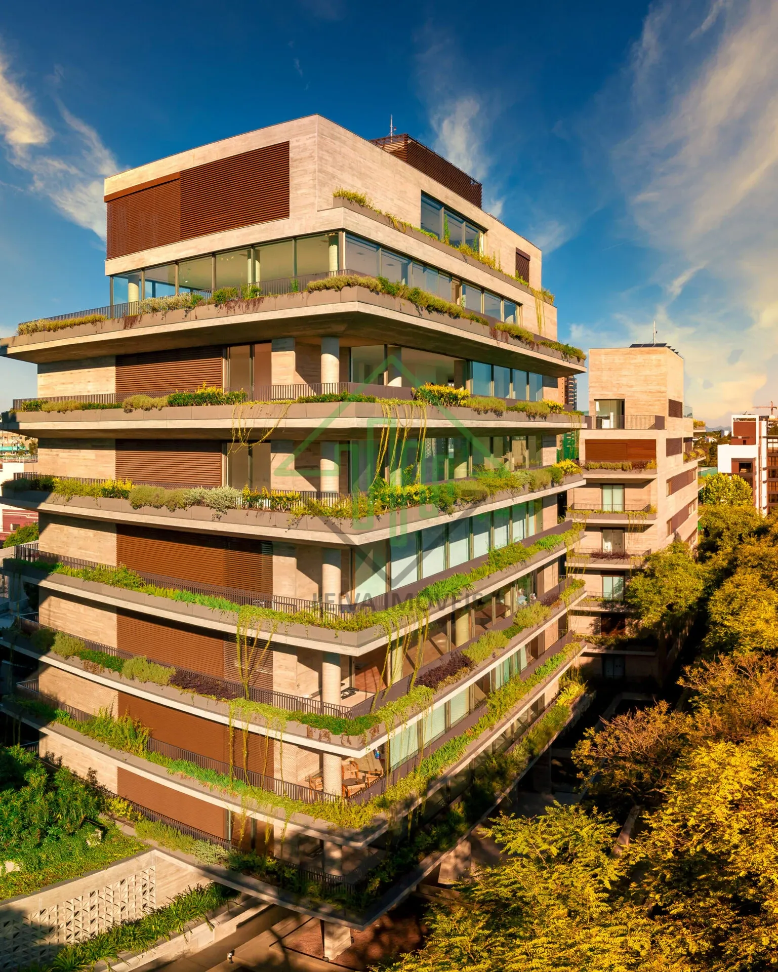Casa suspensa no Ícaro Jardins do Graciosa com 650m² sendo 3 suítes 4 vagas