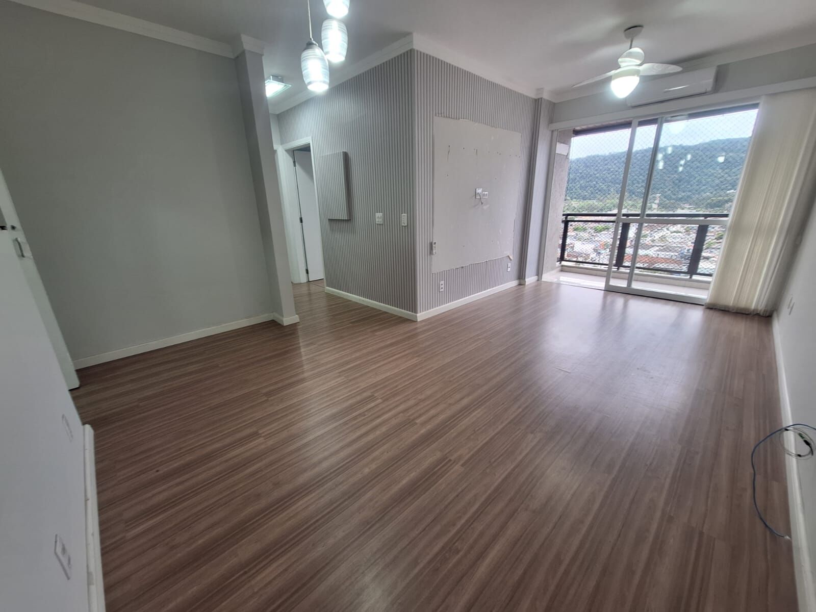 Apartamento venda  2 dormitorios 1 suite com lazer 80 m2 1 vaga 2 banheiros bairro balnerario cidade atlantica guaruja