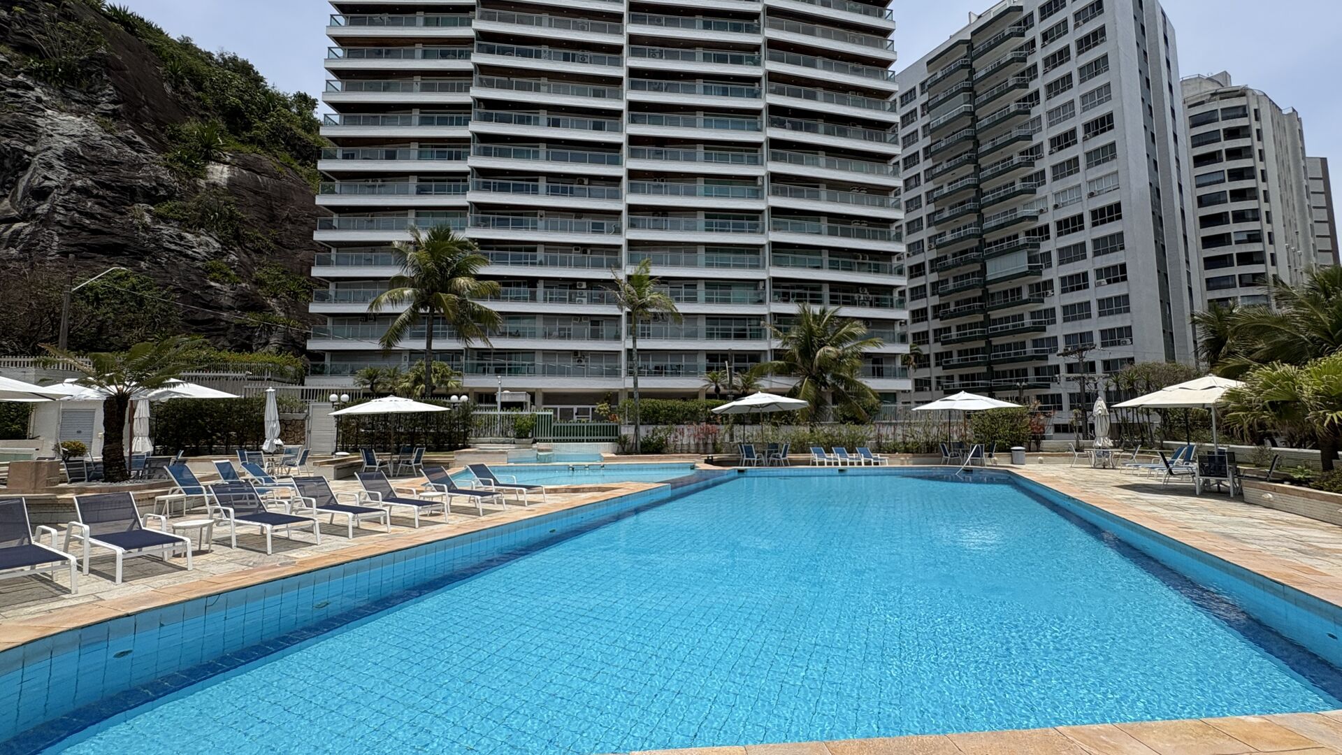 APARTAMENTO LUXO FRENTE MAR GUARUJÁ |  PITANGUEIRAS | 3 DORMITORIOS  |  2 VAGAS  |  LAZER CLUBE