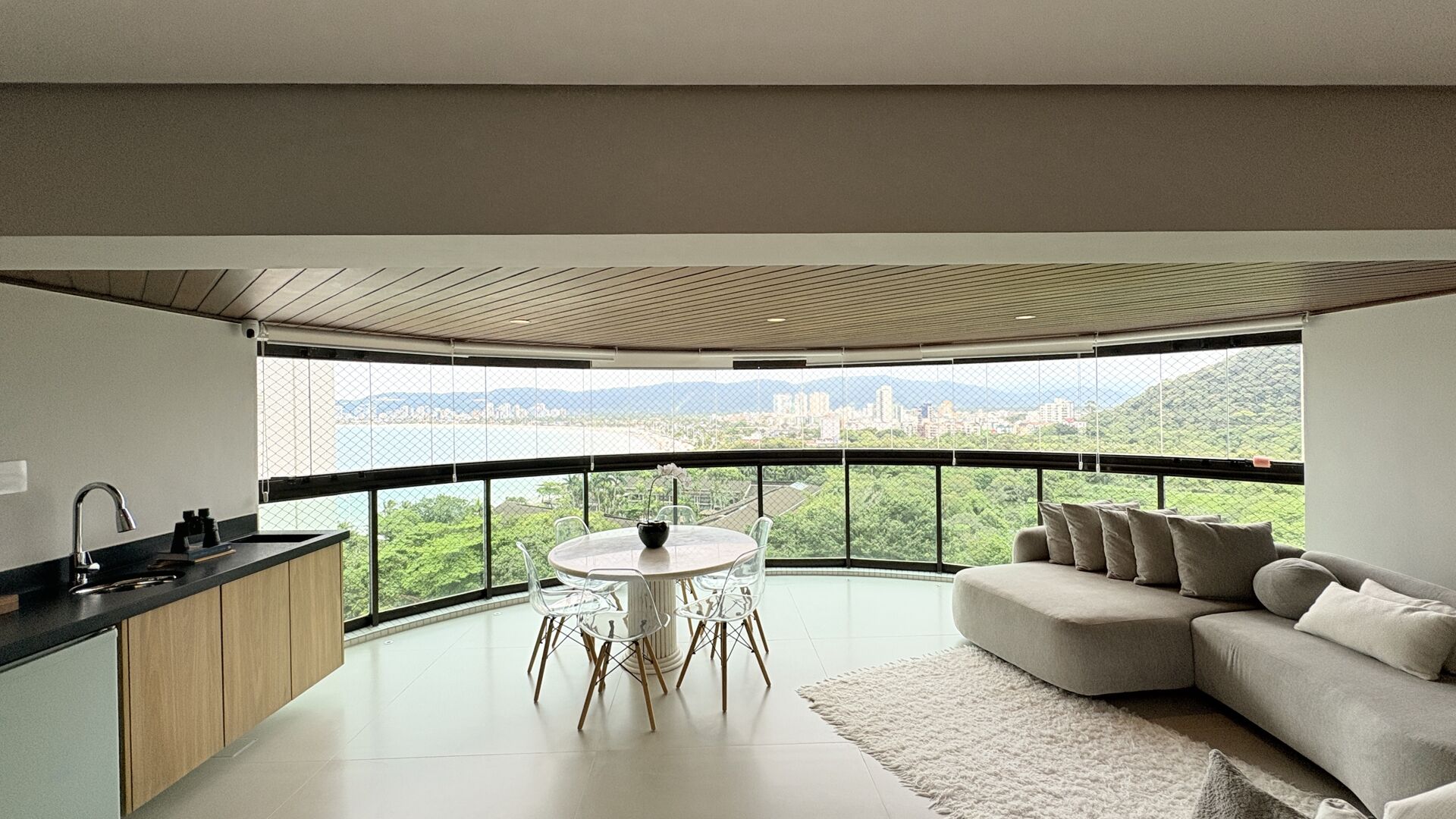 APARTAMENTO ALTO PADRÃO EXCLUSIVO | 5 SUÍTES VISTA MAR | ANDAR ALTO | CONDOMÍNIO TORTUGAS GUARUJÁ | 224M² REFORMADO