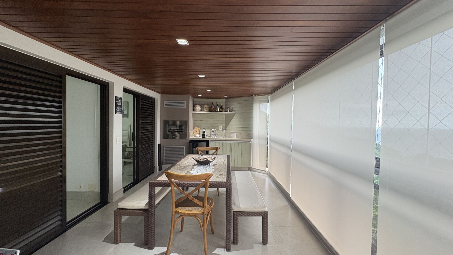 Apartamento de Luxo no Sorocotuba, Guarujá — Vista Mar, 3 Dormitórios e Praia Semi-Privativa