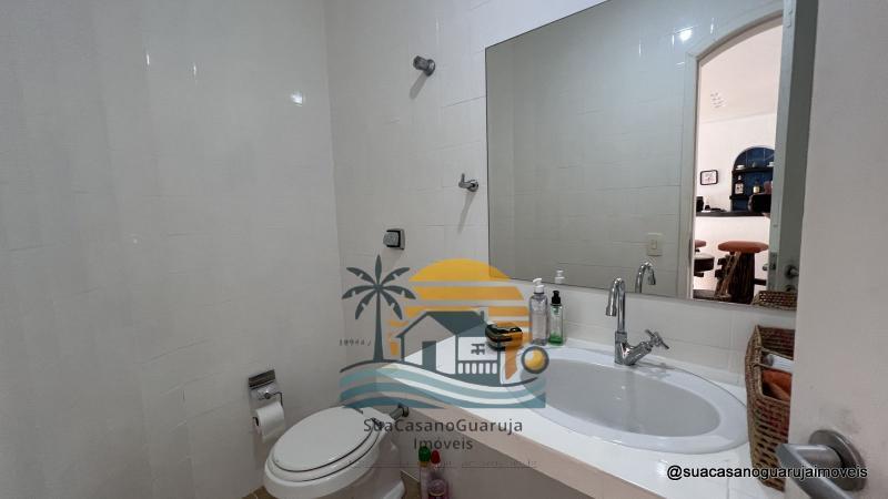 Casa à venda no bairro Peninsula em Guarujá/SP