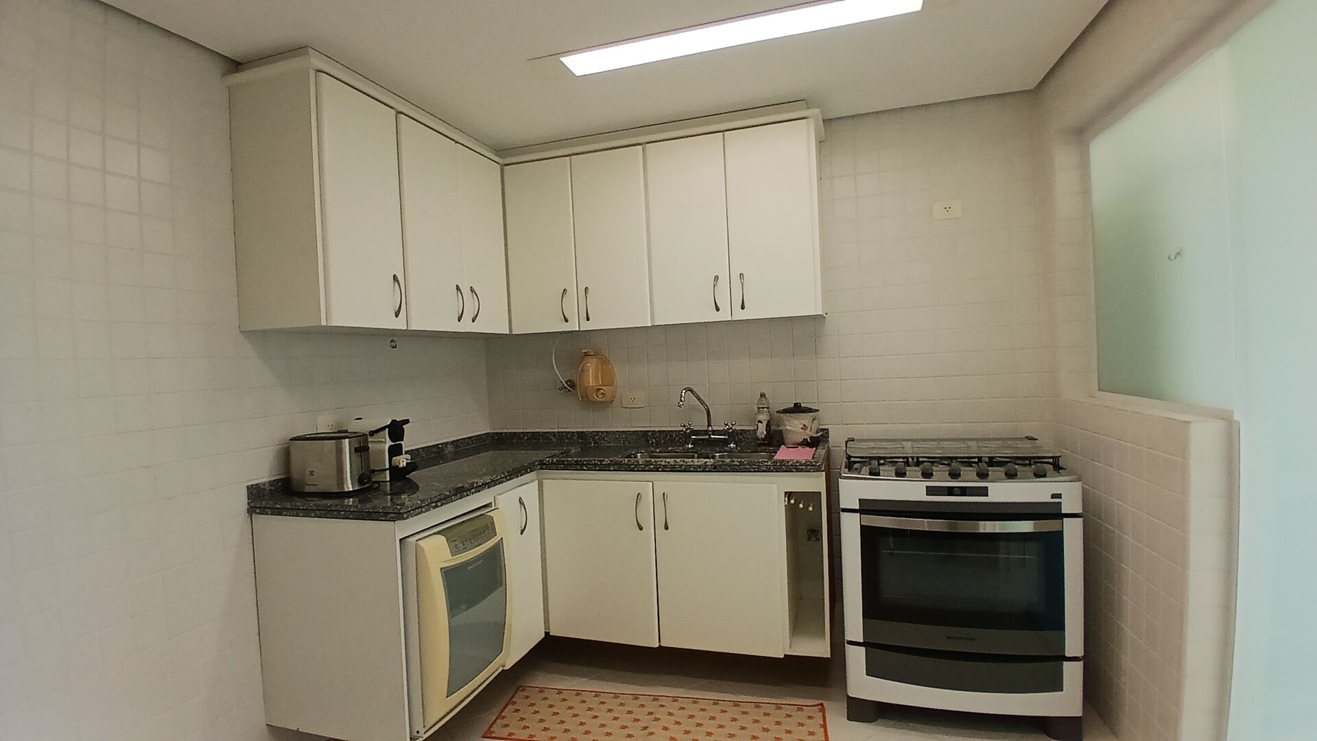 Apartamento venda 3 dormitorios 3 suites 2 vagas 180 m2  frente mar pitangueiras guaruja