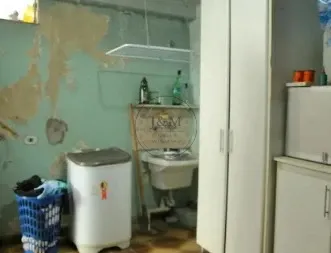 Casa com 3 quartos com muito espaço e potencial de reforma