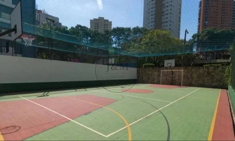 Apto com 4 quartos sendo 3 na área intima ( com 1 suíte ) e 1 quarto na área de serviço - Bairro Klabin