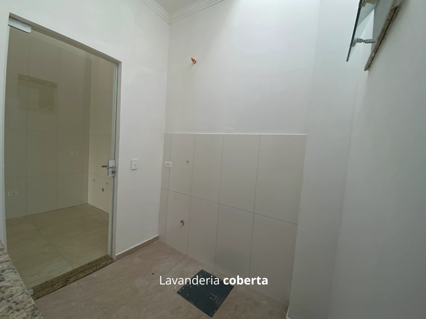 CASA NA REGIÃO CENTRAL 1 QUARTO + 1 SUÍTE