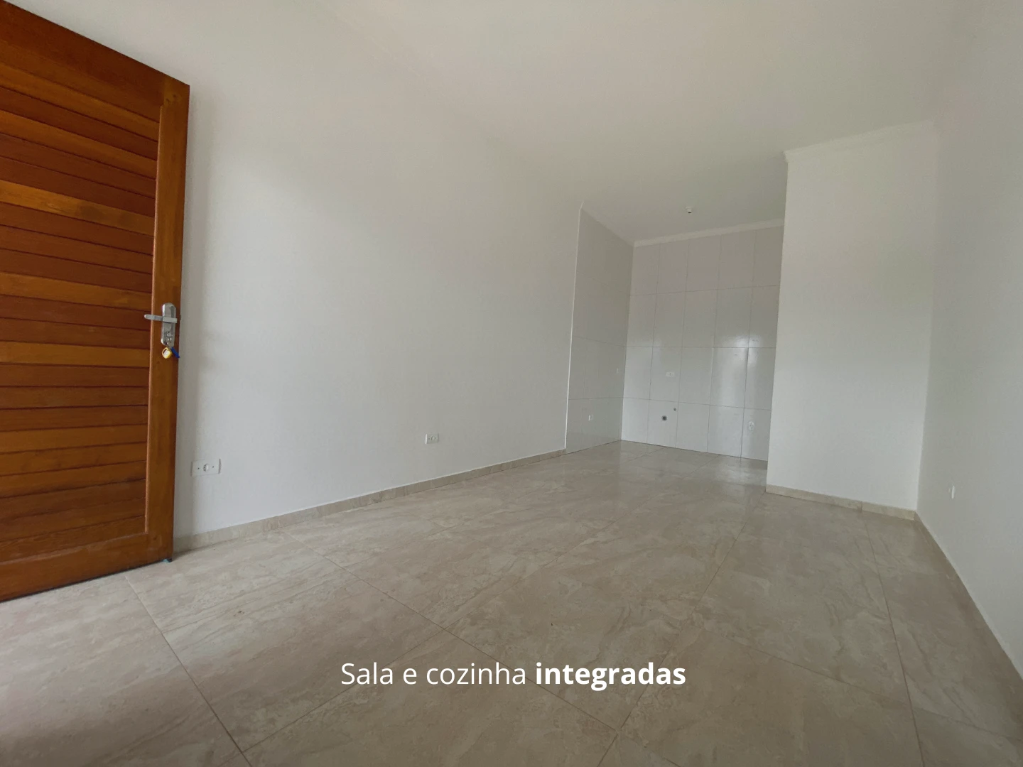 CASA NA REGIÃO CENTRAL 1 QUARTO + 1 SUÍTE