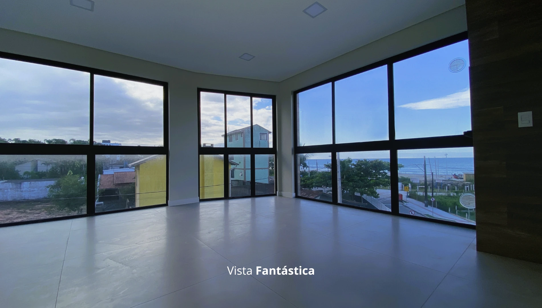 APARTAMENTO VISTA MAR COM 3 QUARTOS - 50m DO MAR