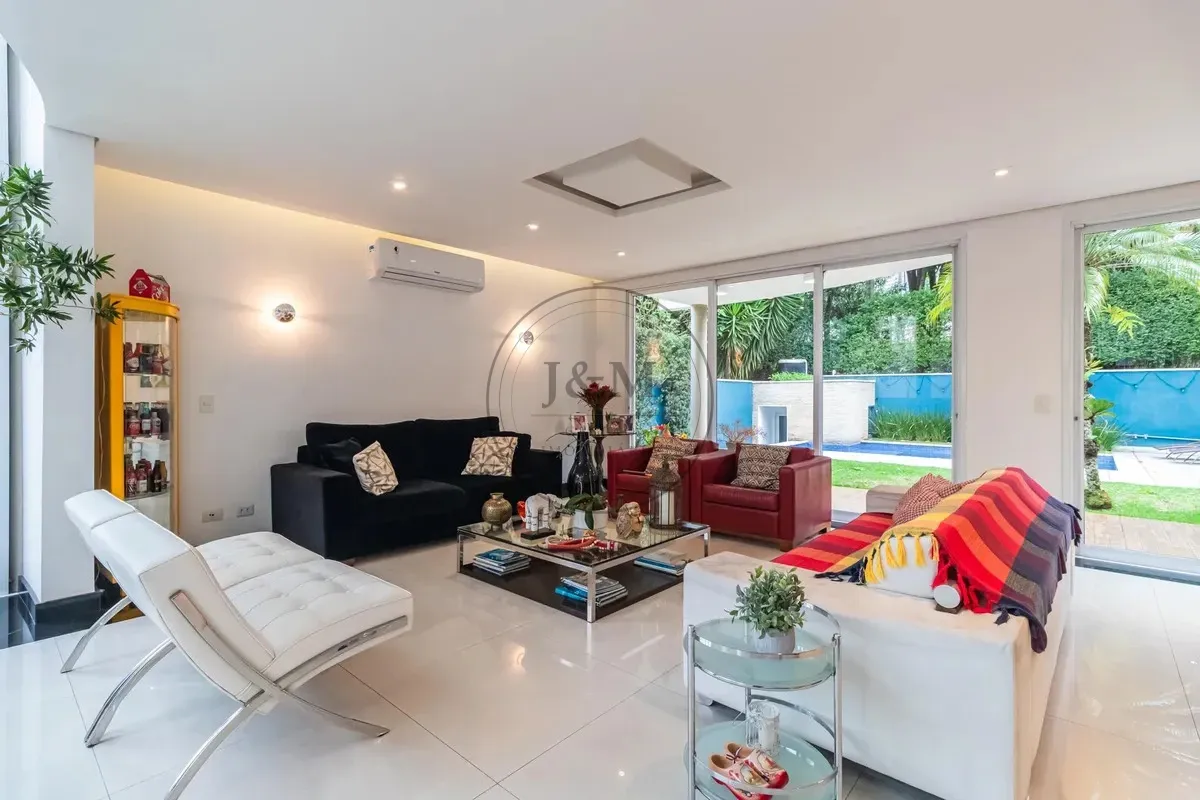 Casa no condomínio Alphaville Conde II - 425m², 4 suítes e 6 vagas