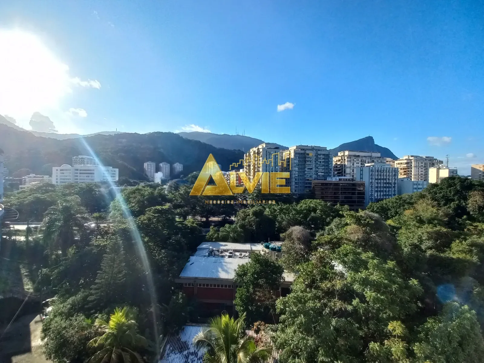 APARTAMENTO DUPLEX REFORMADO | VISTA PARA O CRISTO REDENTOR | ZONA SUL DO RIO