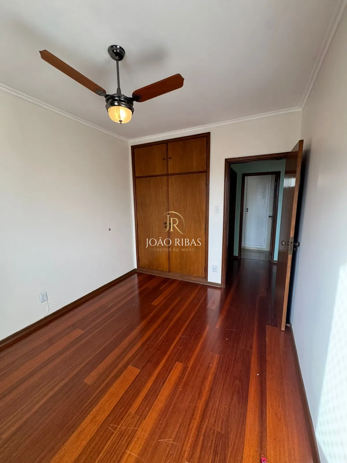 Apartamento à Venda no Edifício Crescência Carolo Balbo | 3 Dormitórios, Sendo 1 Suíte | Centro