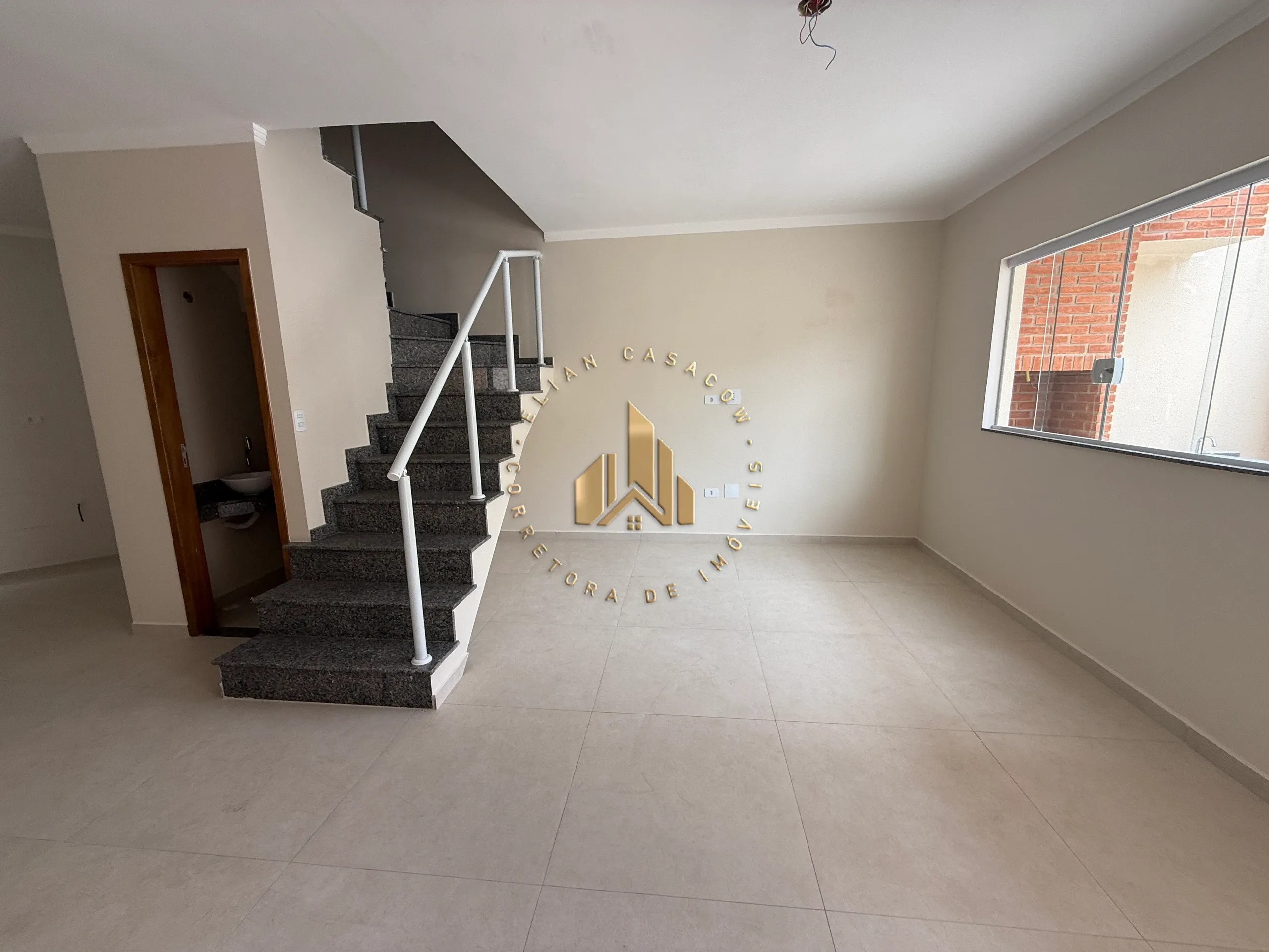 Sobrado na Vila Lúcia à venda