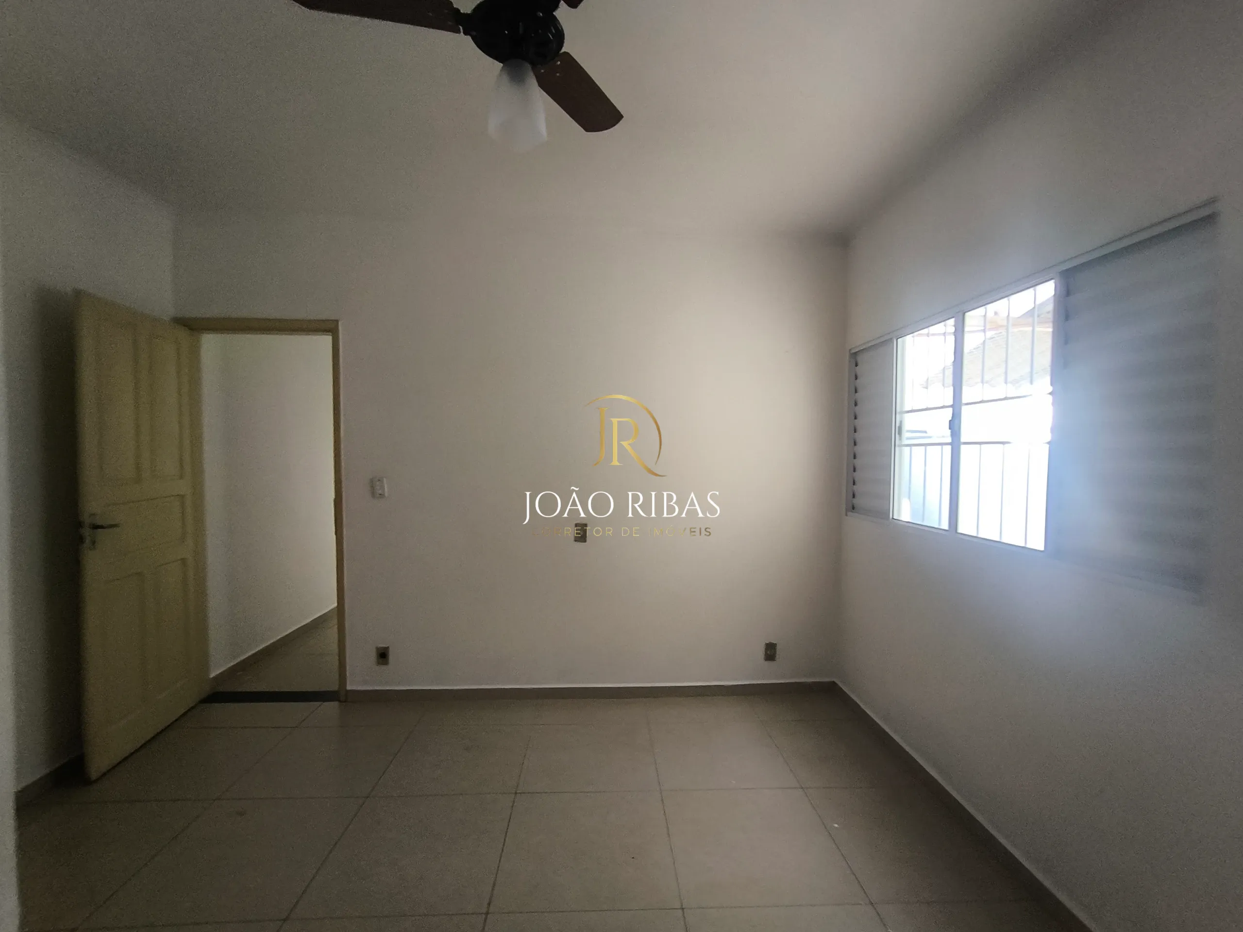 Casa à Venda na Vila Tibério com 3 Quartos, Sendo 1 Suíte | Gestão Exclusiva