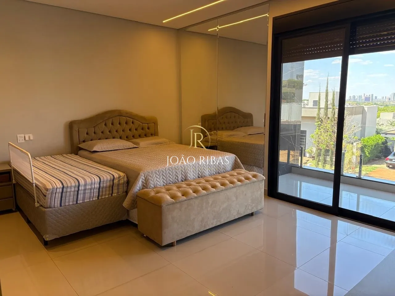 Sobrado à Venda no Condomínio Alphaville 3 | 3 Suítes Amplas, Piscina Aquecida e Energia Fotovoltaica | Ribeirão Preto