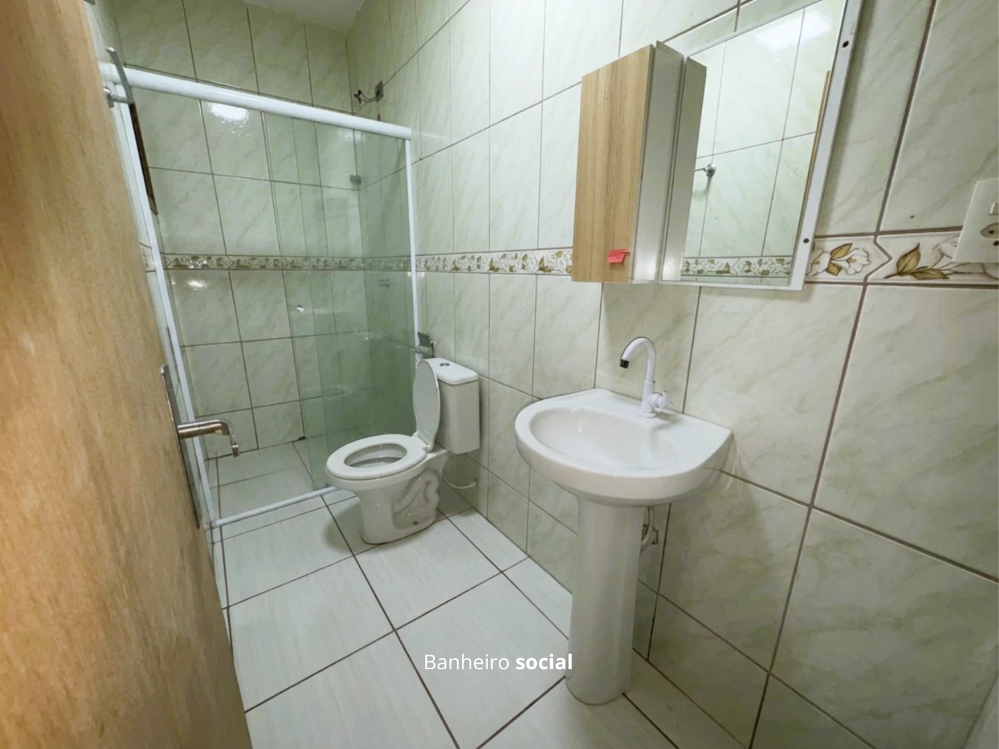 CASA COM TERRENO INTEIRO NO SÃO JOSÉ