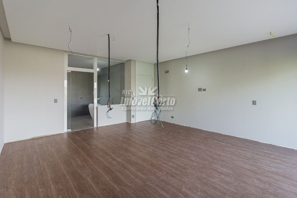 Belíssima Casa no Condomínio GreenVillage em Santa Felicidade - Curitiba/PR.