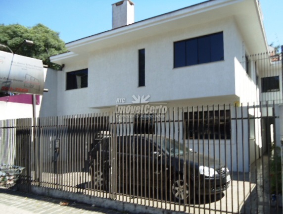<p>Casa Residencial e Comercial Rua Itupava, 1115 - Próximo a Rua Padre Germano Mayer com 535m² de área construída, no bairro Hugo Lange</p>