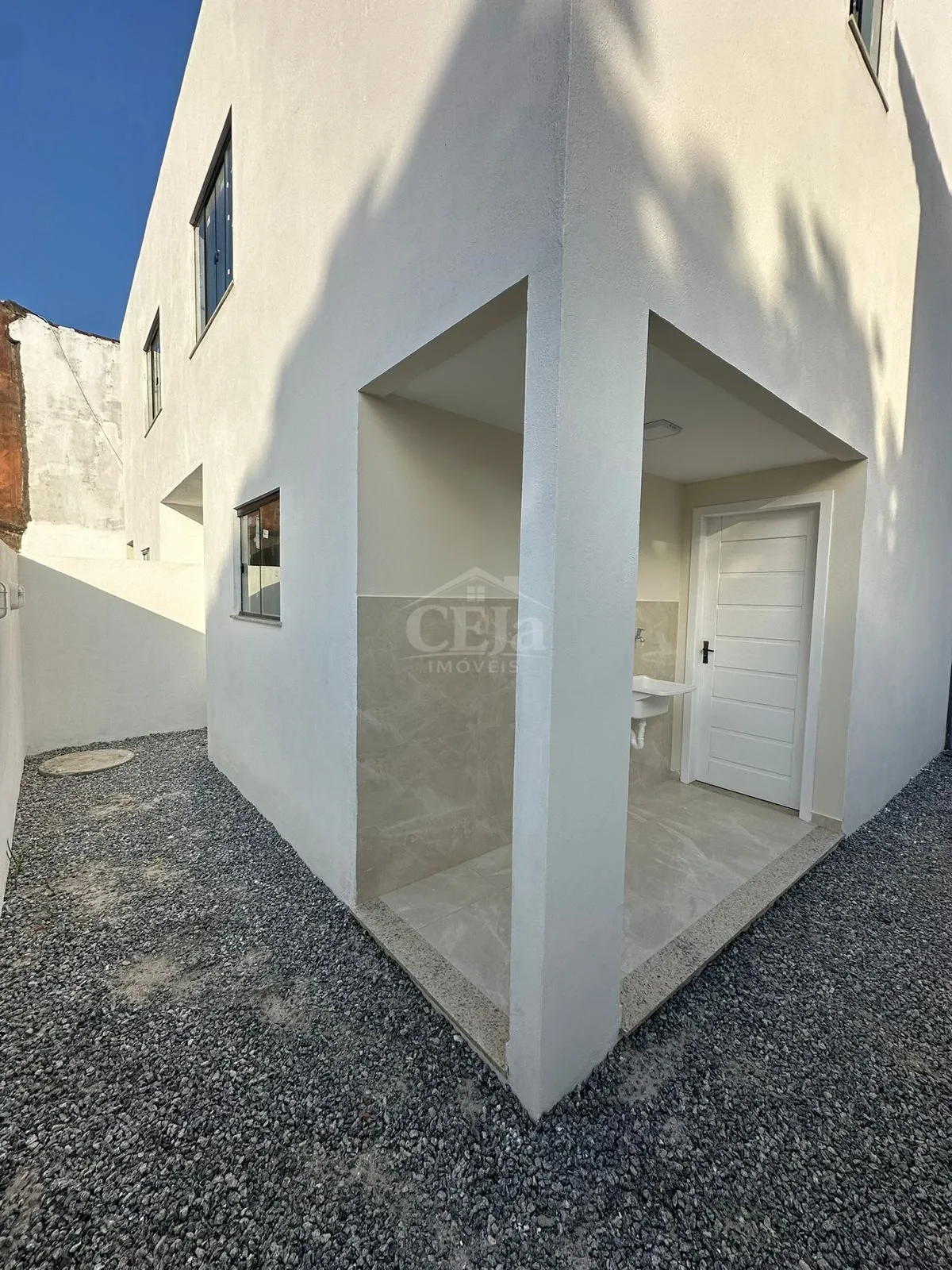 Linda Casa à Venda no Jardim Bela Vista | 3 Quartos | Próxima à Praia