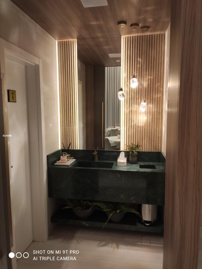 Apartamento 4 dormitórios para Venda em Balneário Camboriú / SC no bairro CENTRO