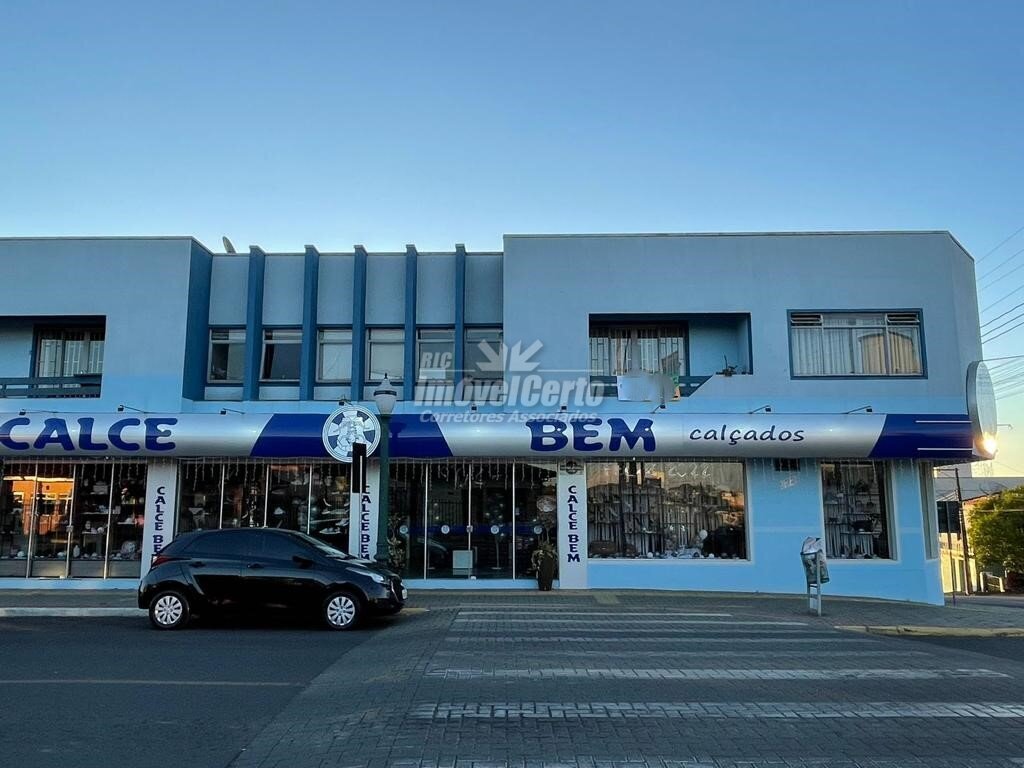 Prédio de esquina em Irati/PR — 7 unidades (2 loja