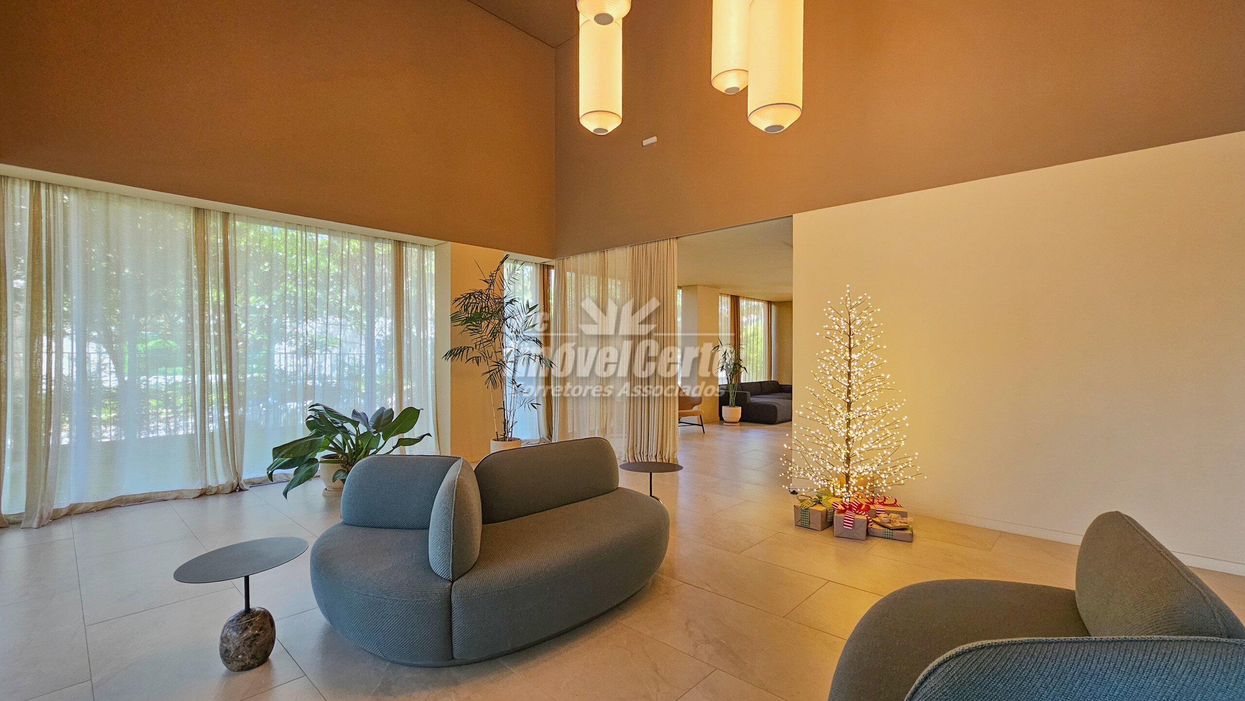 Apartamento mobiliado e decorado de 108 m² com 3 d