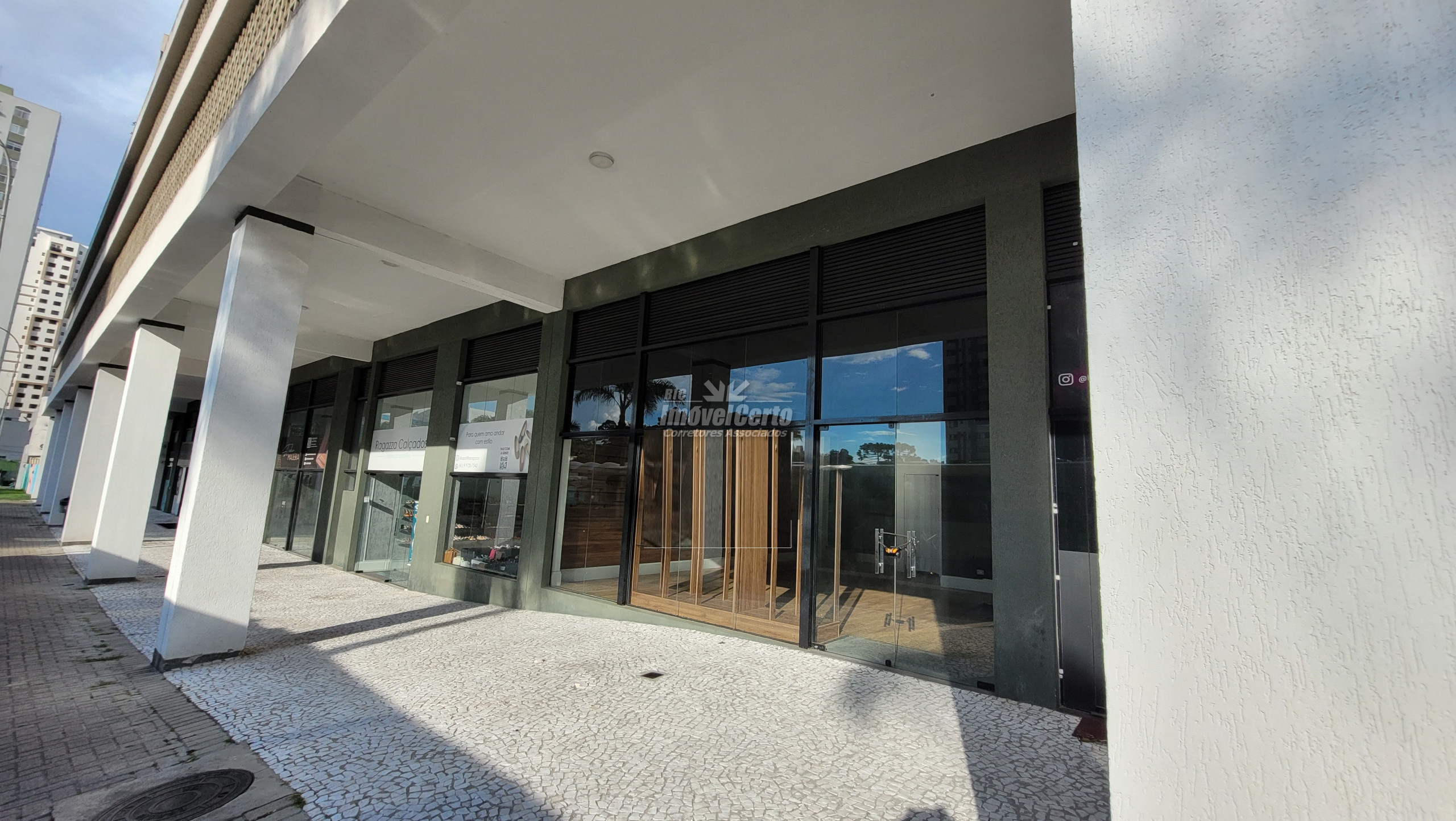 Loja comercial para Venda, 128,00 m², na frente do