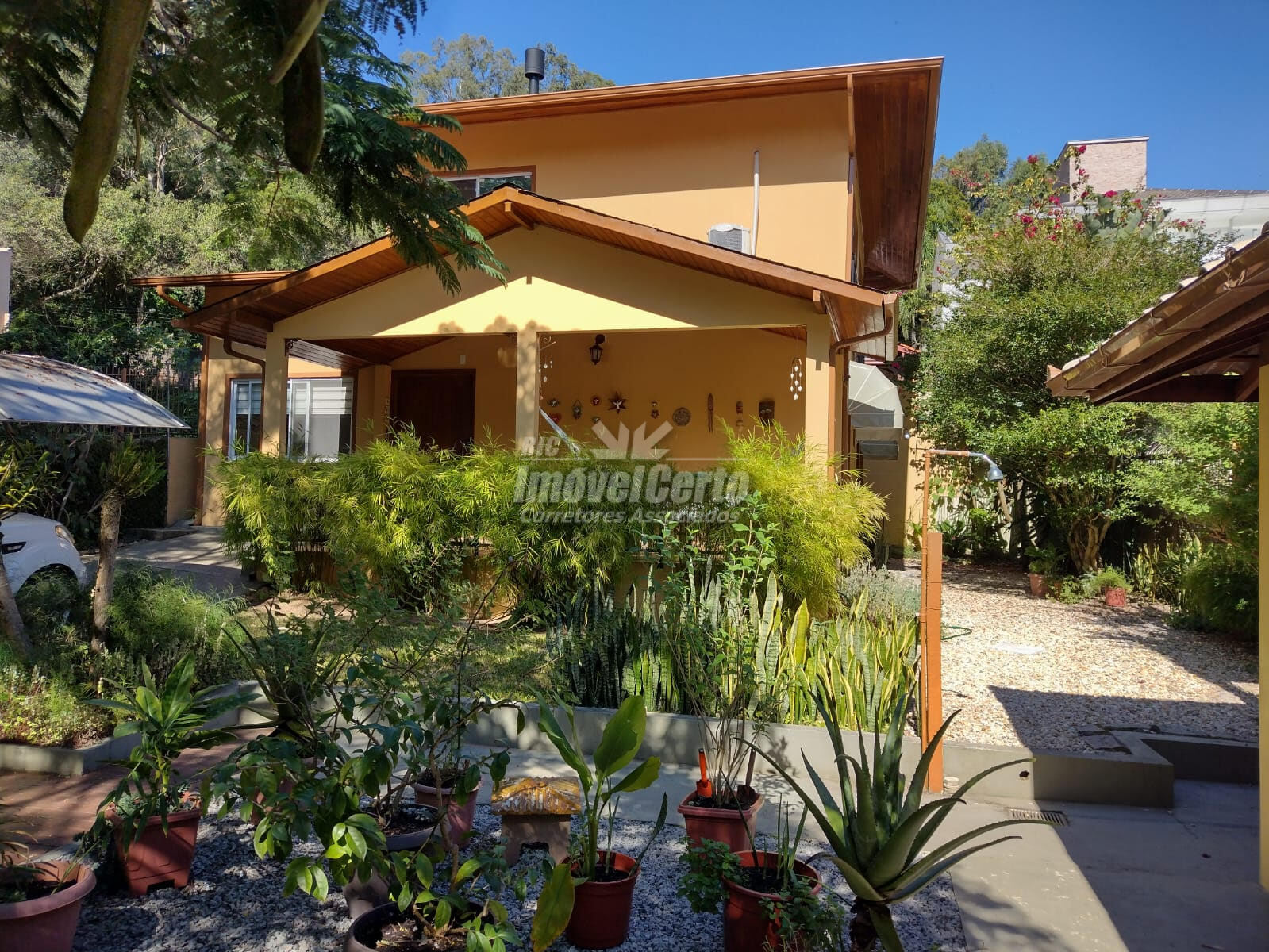 SAMBAQUI - Casa com 2 dormitórios à venda, 201,78