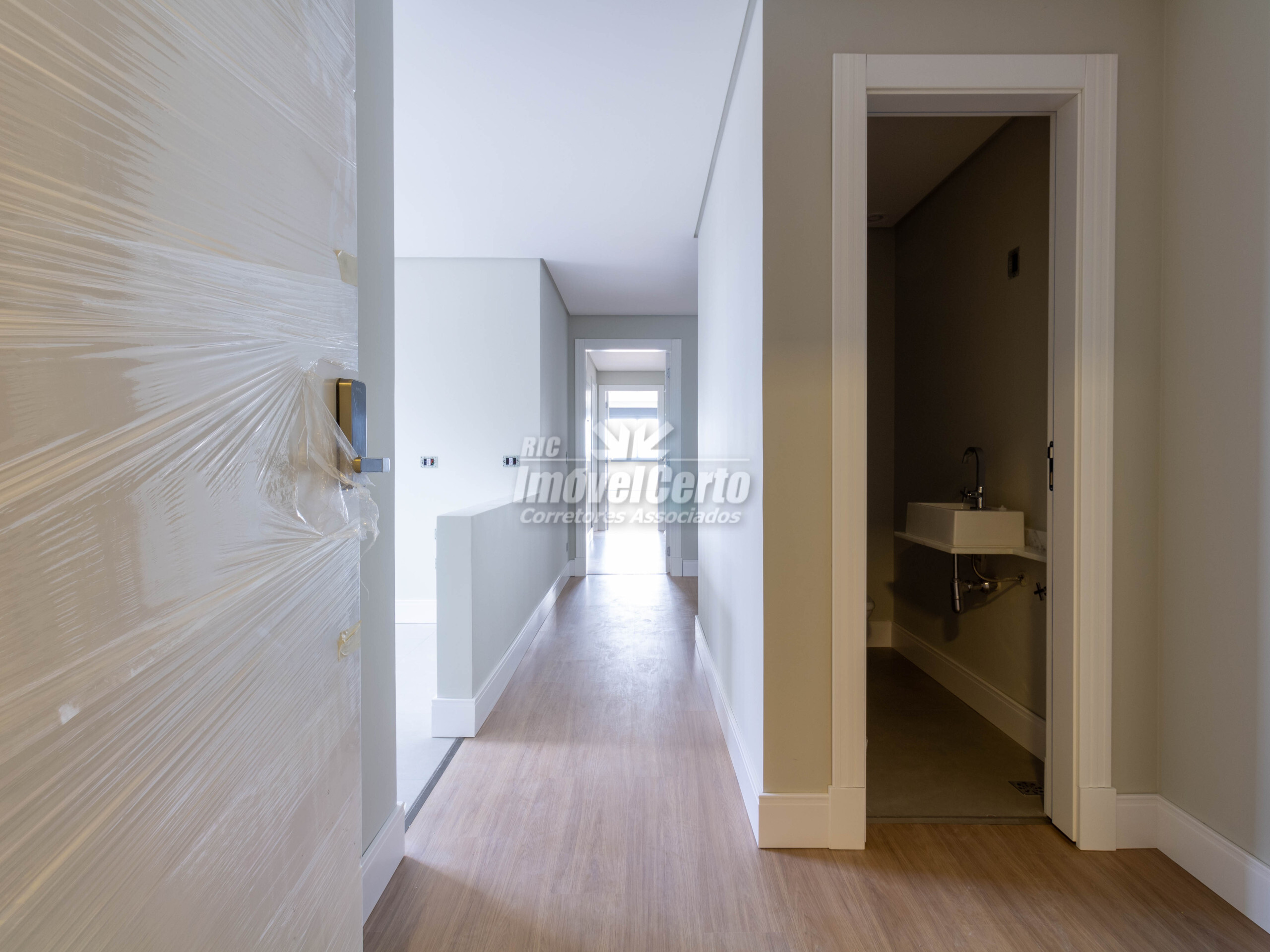 Apartamento de revenda de 111 m² privativo com 3 d