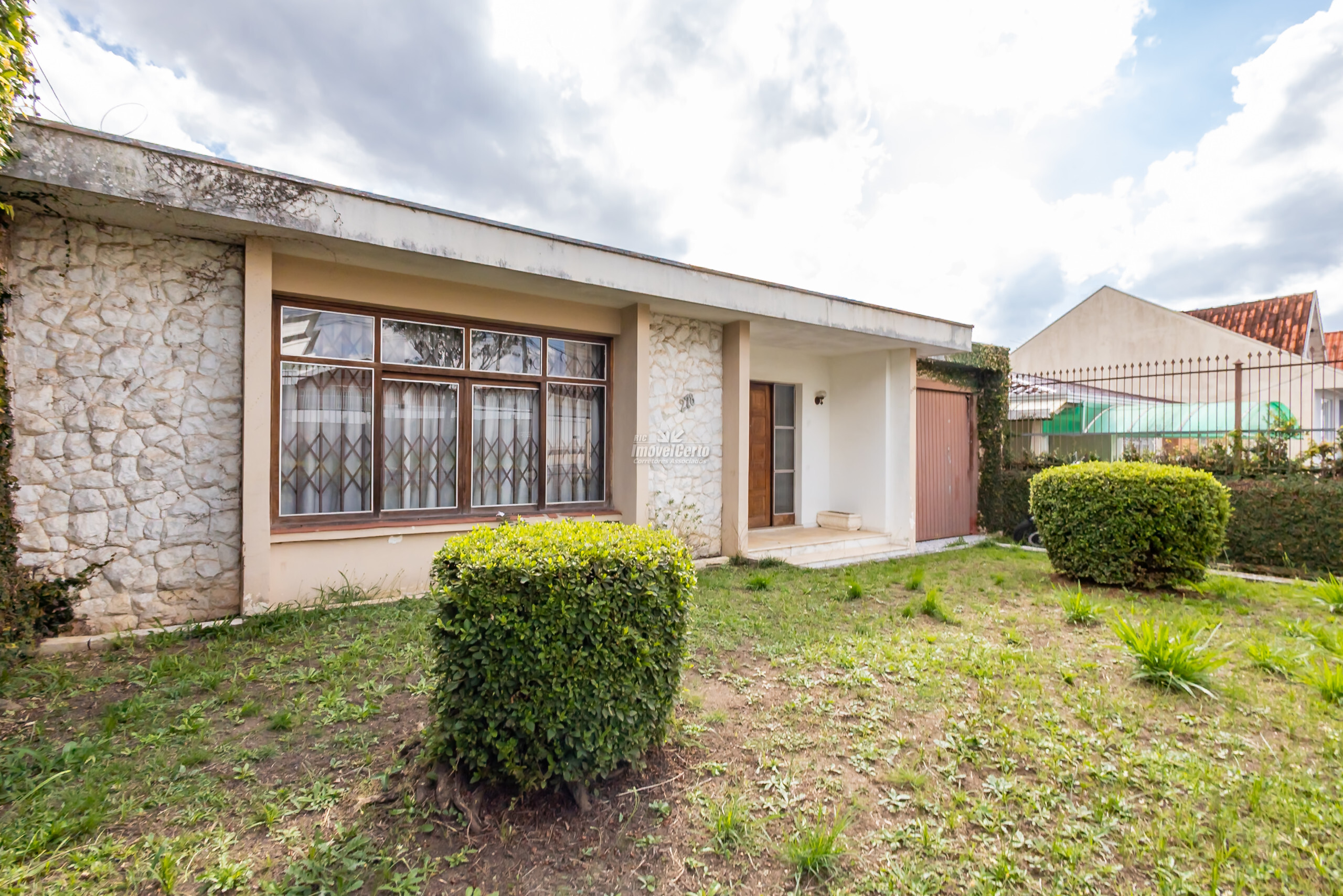 Venda casa em alvenaria, 171 m², com terreno de 66