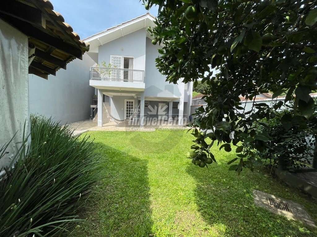 Encantadora casa de rua no Bairro Boa Vista - Curi