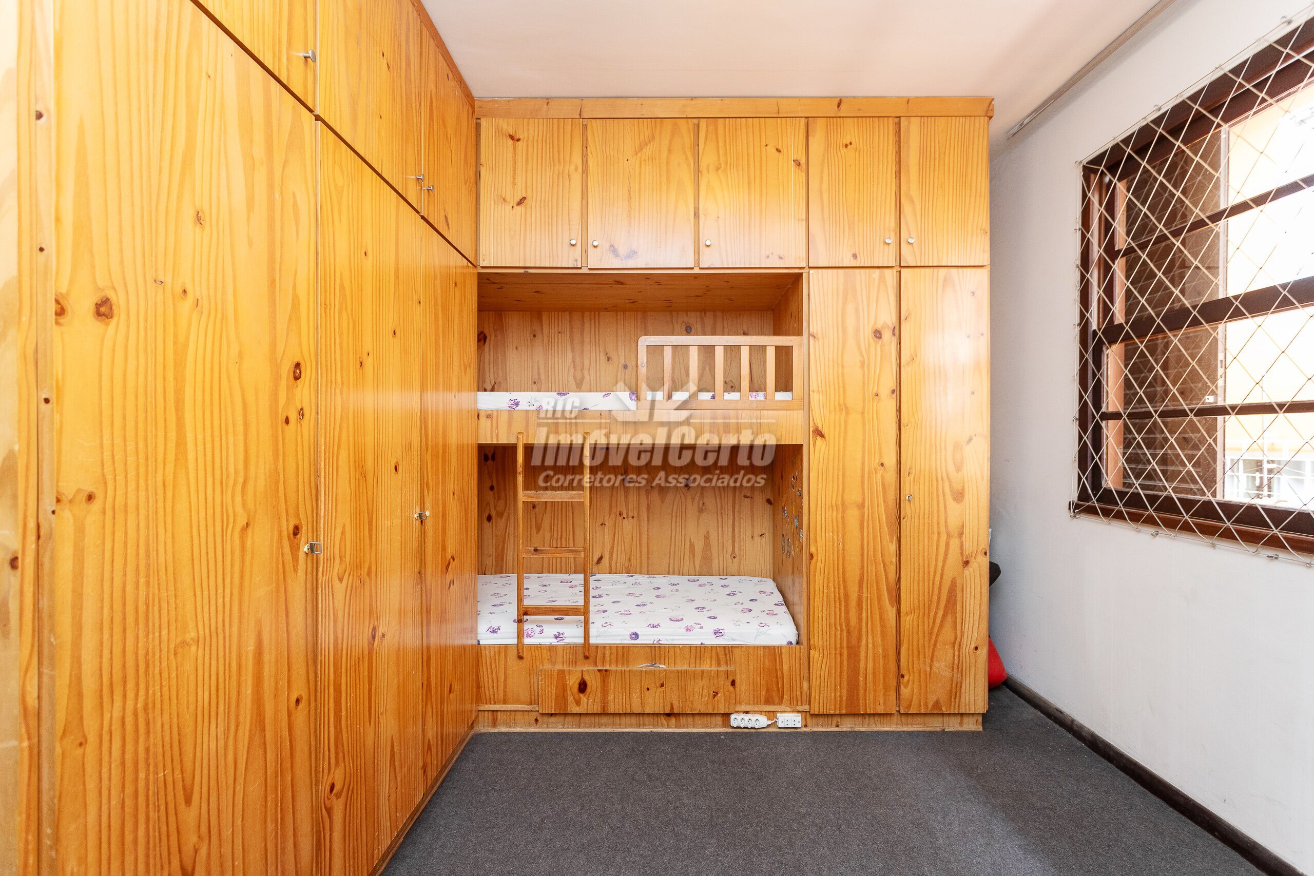 Residencia 4 quartos ( 2 suites), amplo terreno ex