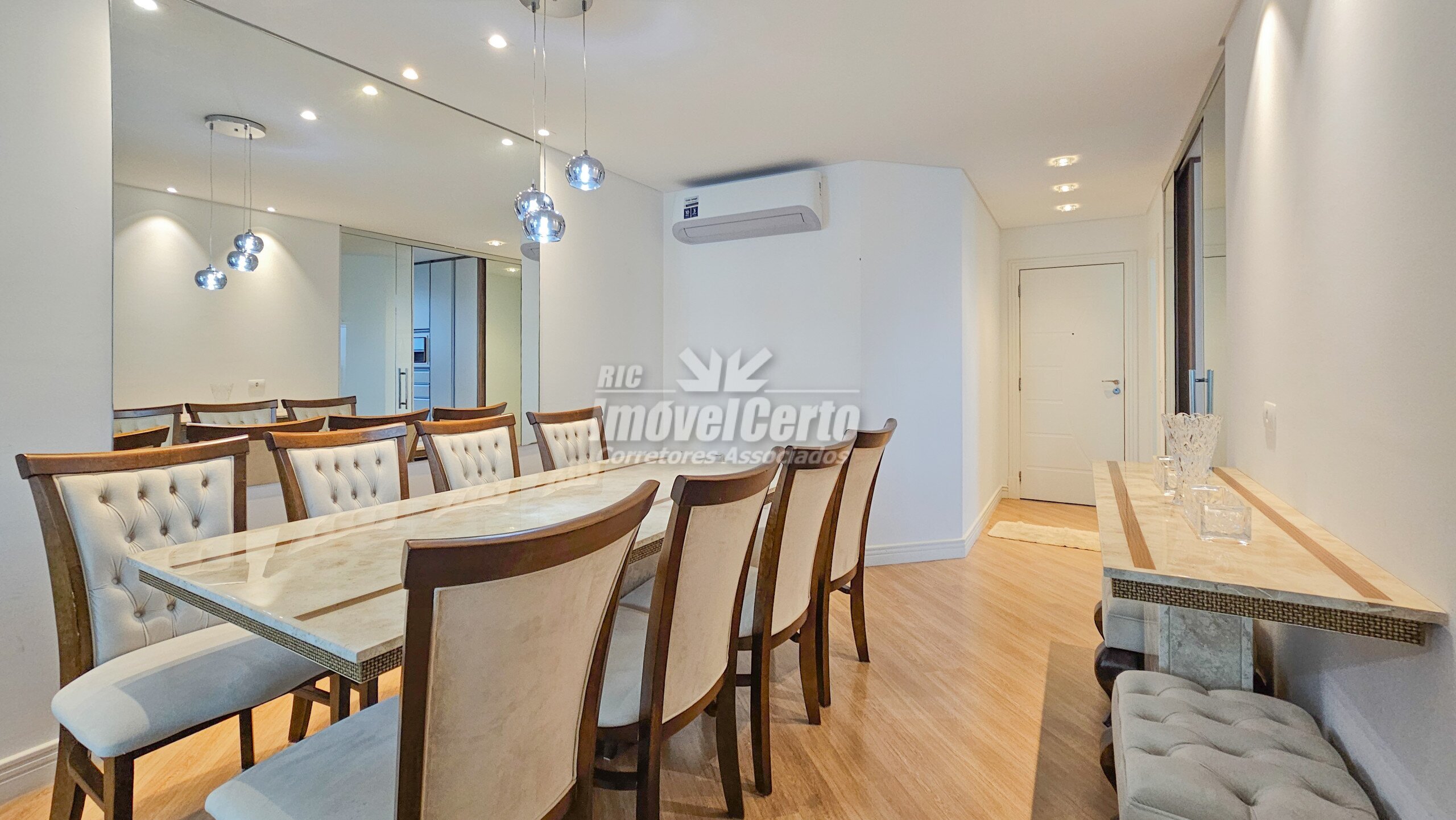 Apartamento a venda de 97 m² privativo com 3 dormi